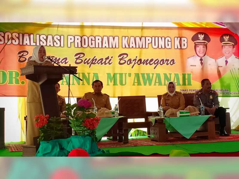 BUPATI ANNA MU'AWANAH, SOSIALIASASI KAMPUNG KB