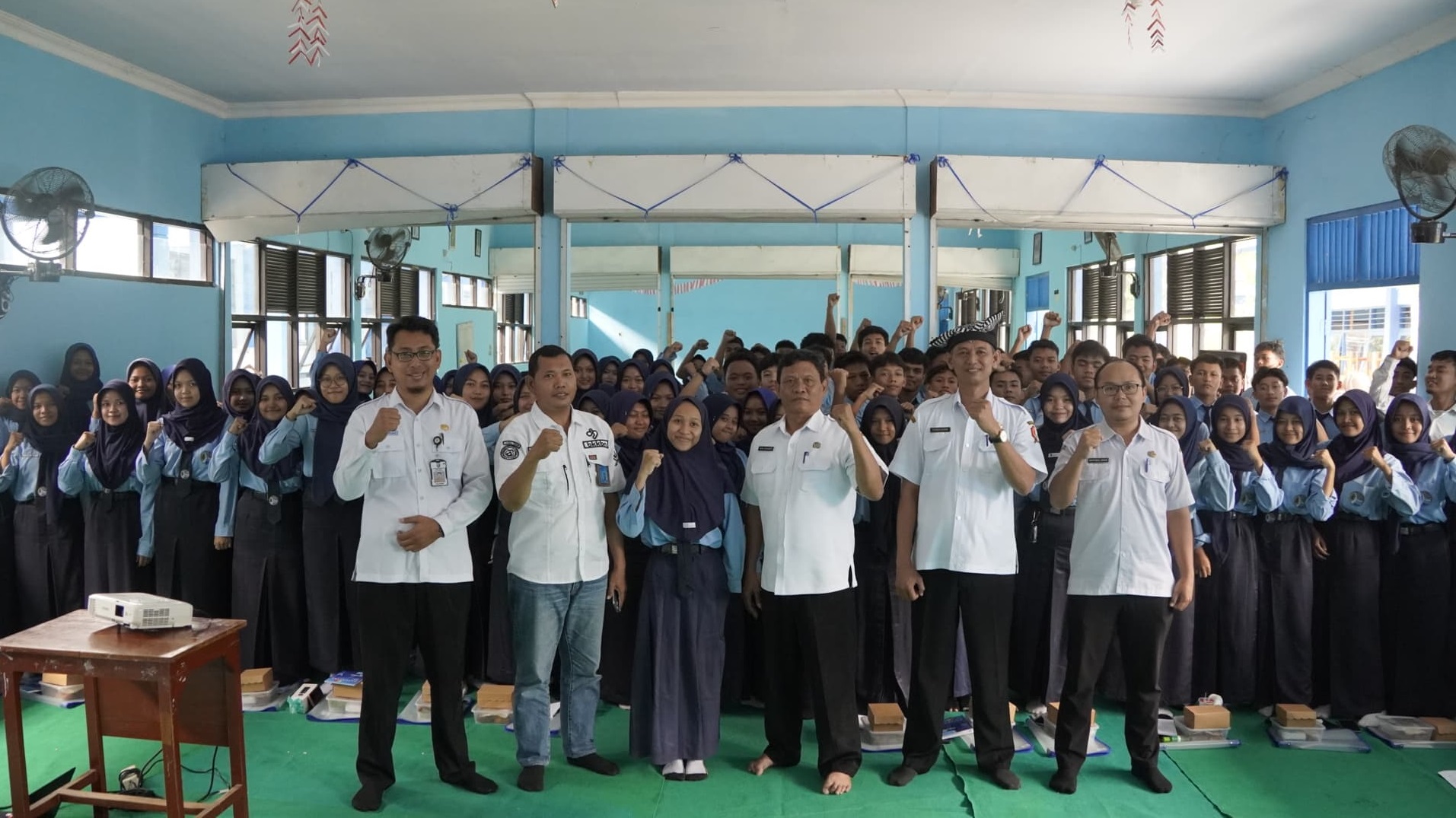 Edukasi Kesehatan Reproduksi dan Pencegahan Stunting bagi Remaja
